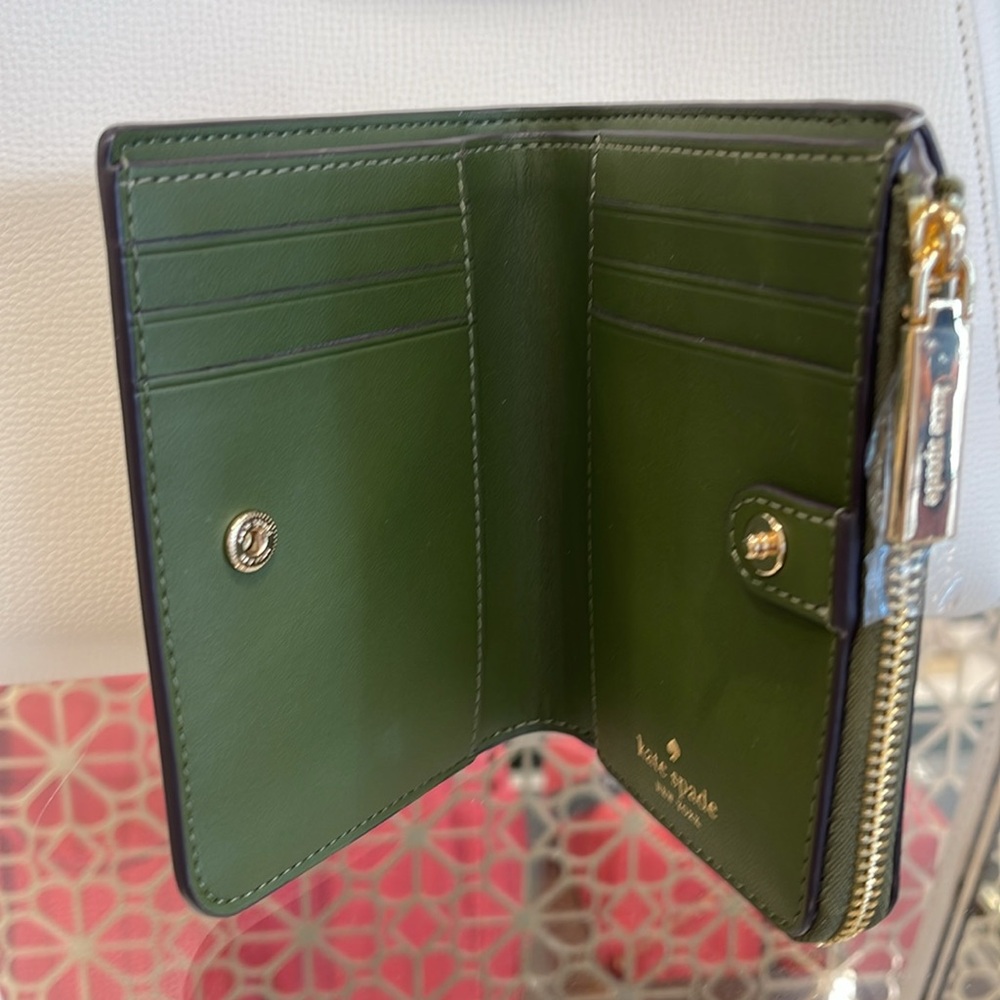 Kate Spade Madison Floral Small L Zip Wallet
forest blooms printed meringue mult - Picture 9 of 16